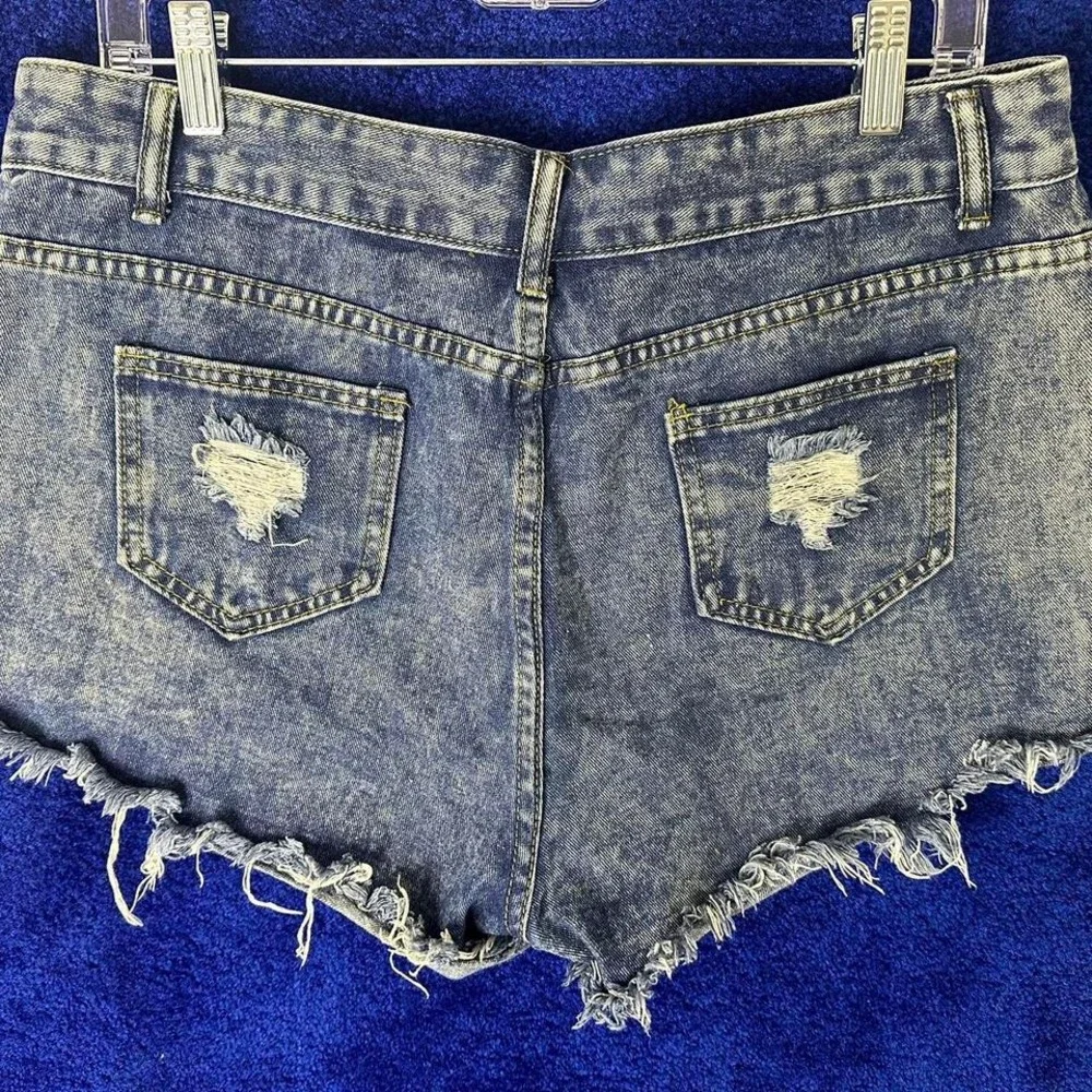 Distressed denim shorts with ripped details #denimshorts - Picture 4 of 4